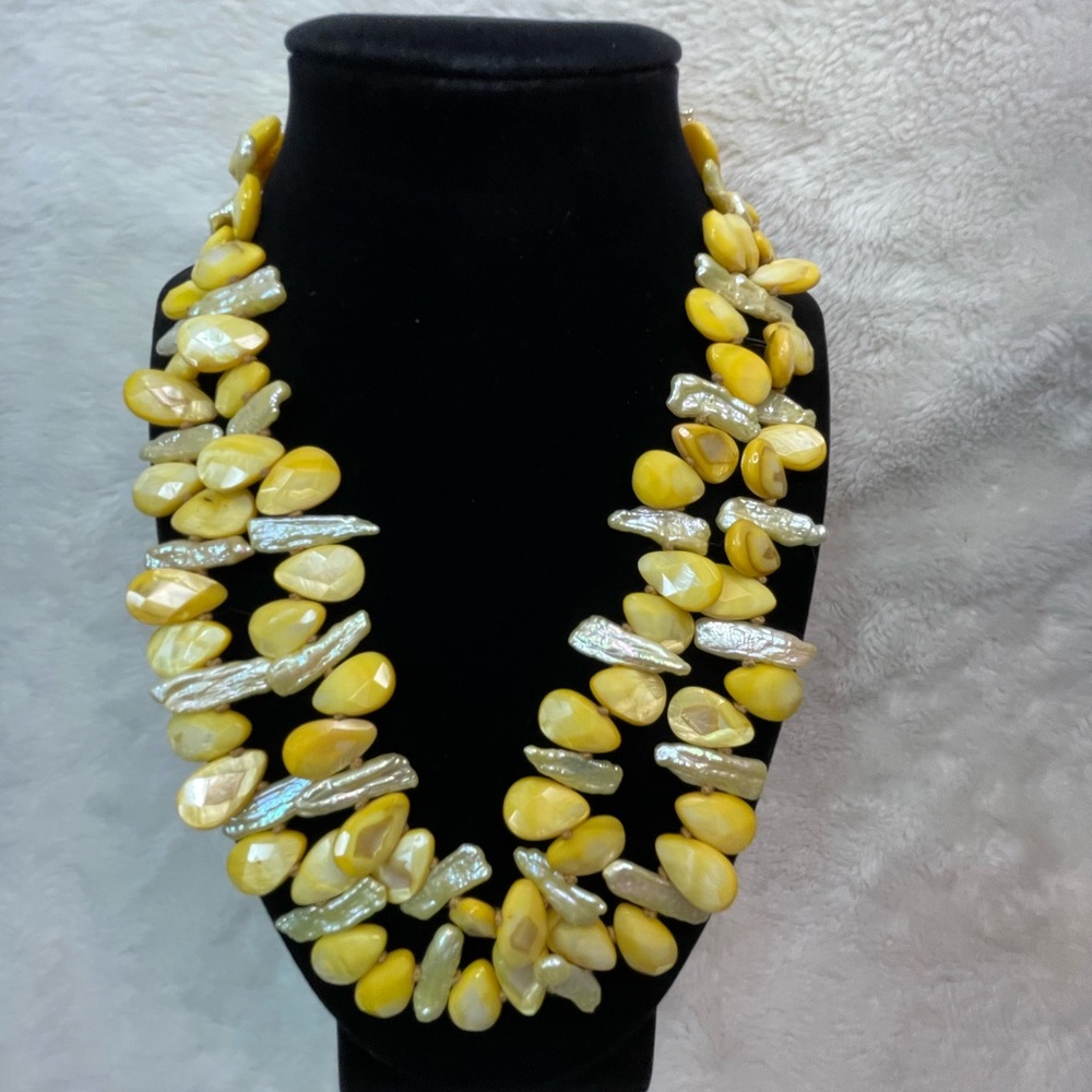 Handmade Yellow Pearl Necklace - Picture 3 of 5